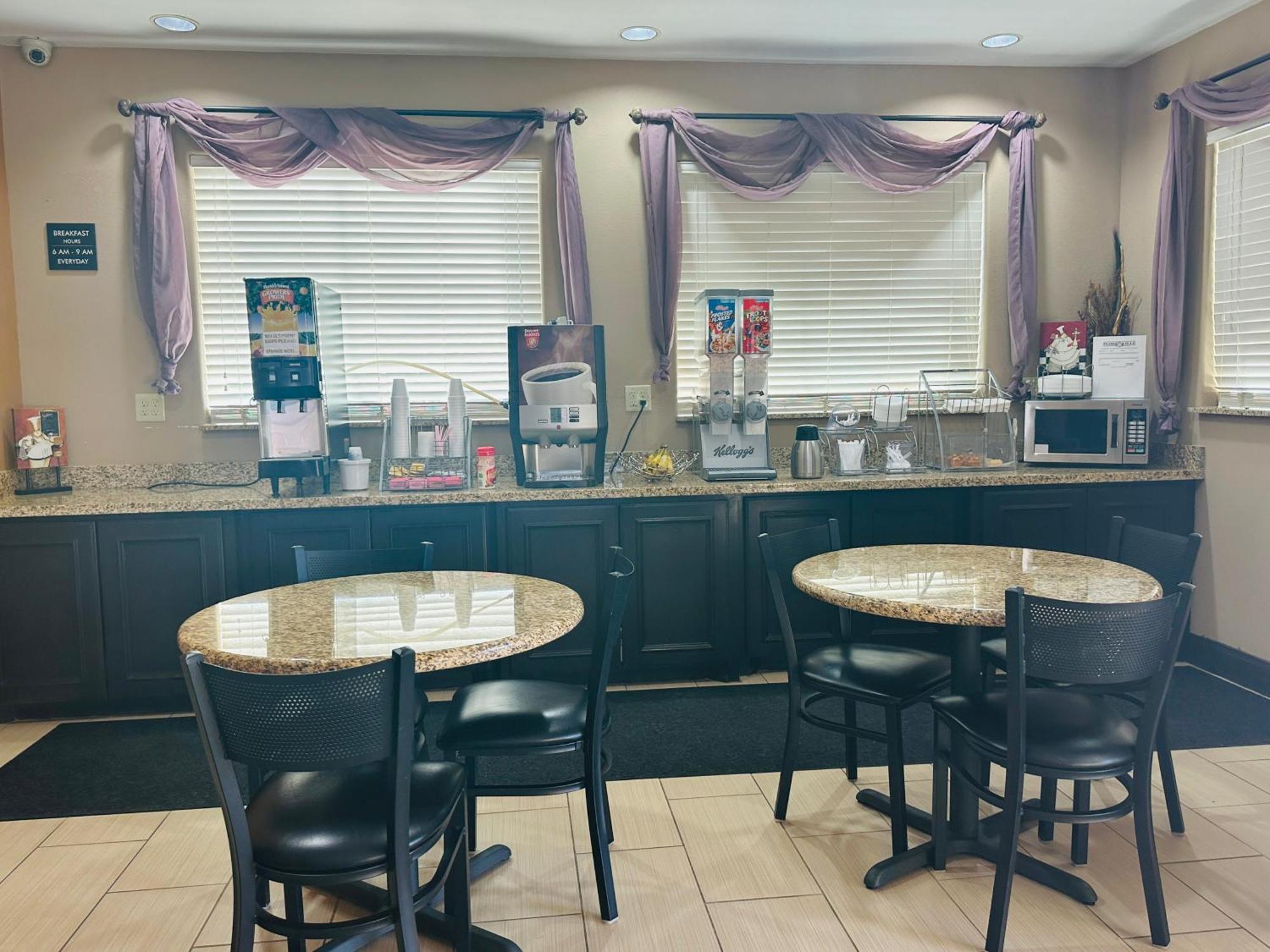 Executive Inn & Suites Floresville Exterior photo