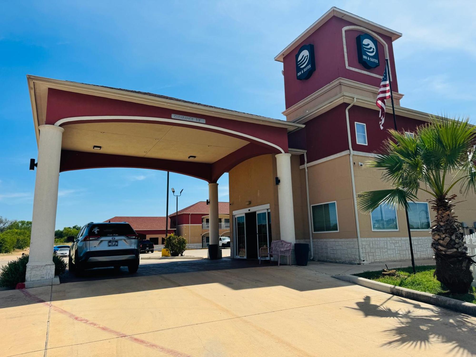 Executive Inn & Suites Floresville Exterior photo